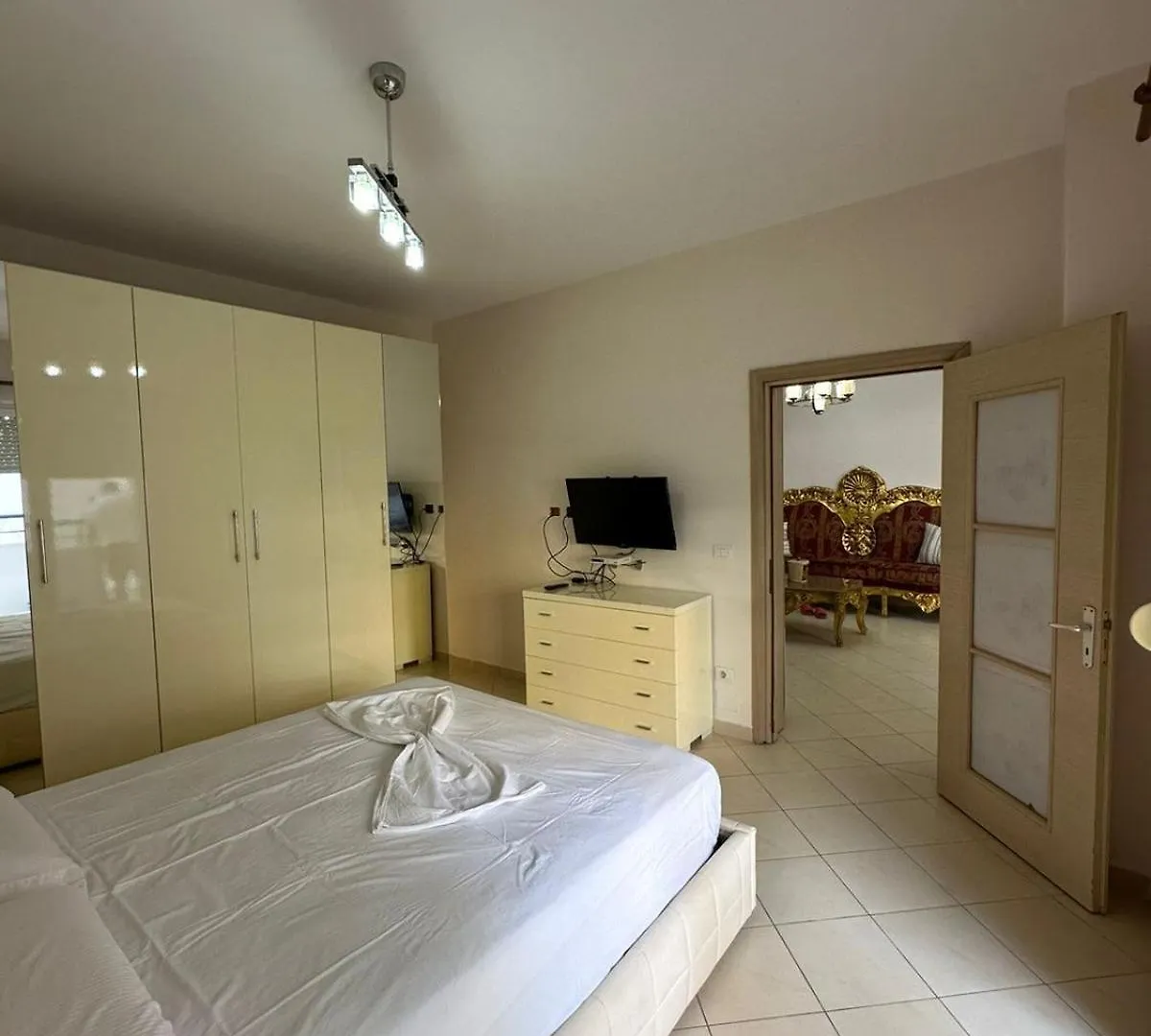 Aba 'S Apartament City 2 فلورا شقة